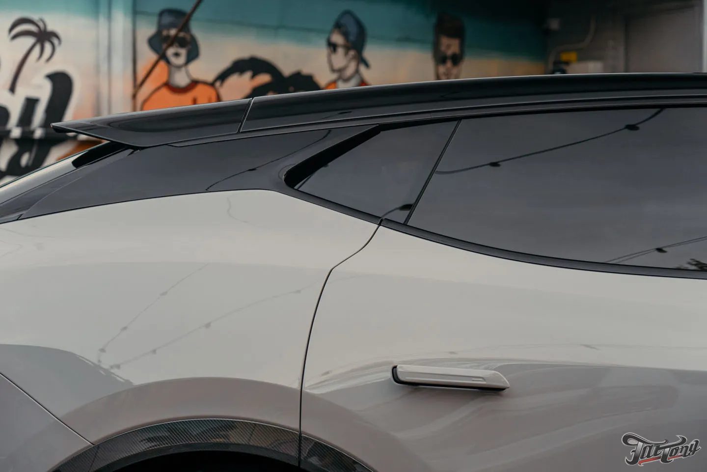 Обзор нового электрокроссовера Lotus Eletre R+, окрас бамперов и оклейка полиуретаном